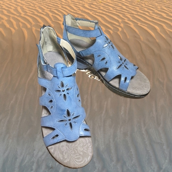 JBU Shoes - JBU Northstar Laser Cut Wedge Sandals Navy Blue Size 10 Medium EUC